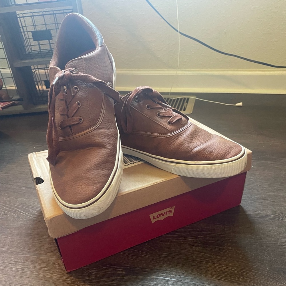 Men’s Levi’s shoes